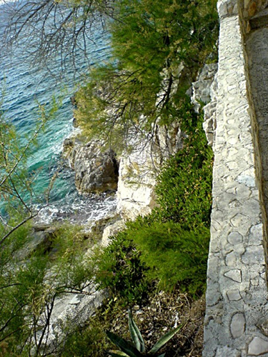 Primosten Cliff