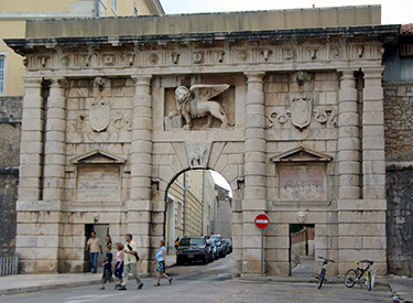Porta Terraferma Zadar